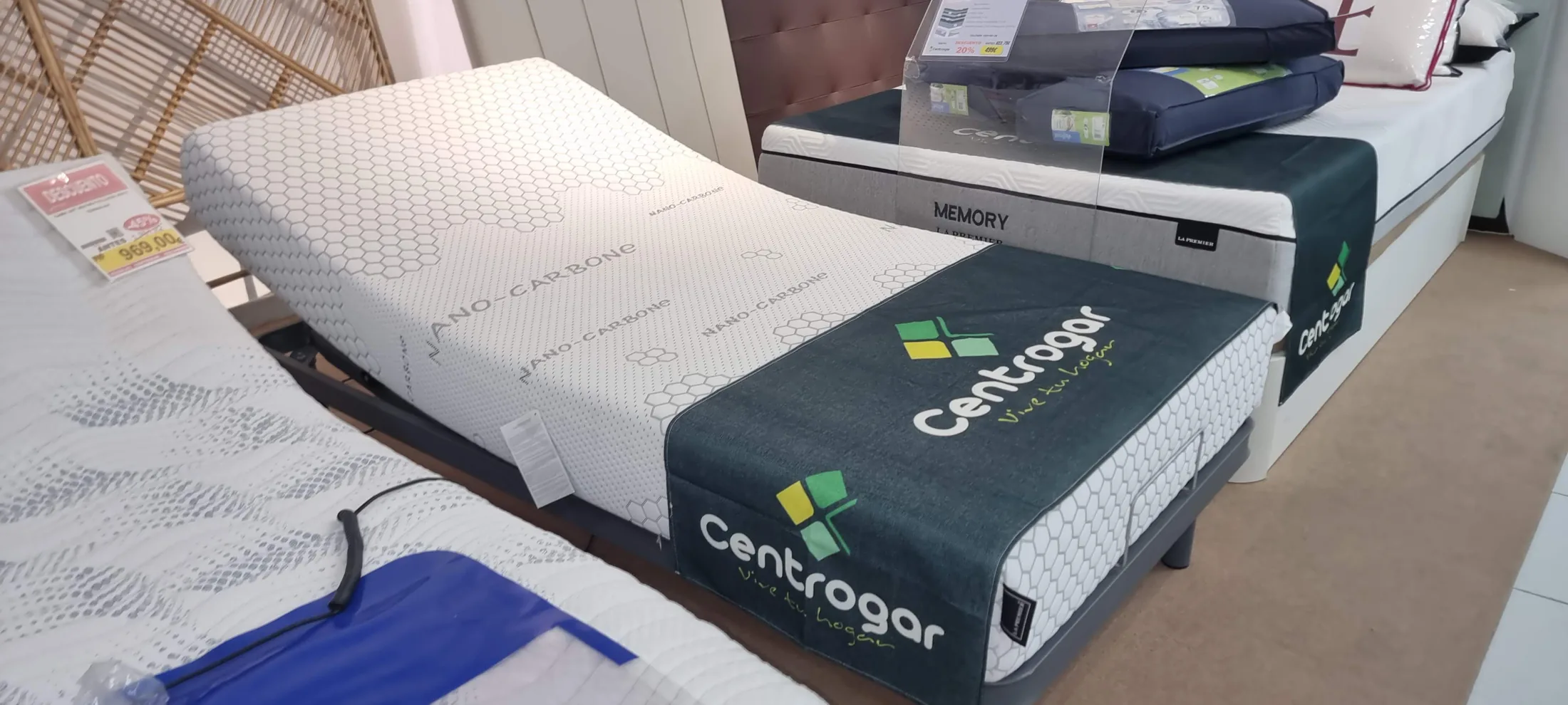 Cama articulada con cabecero elevado en Centrogar, Puerto del Rosario.