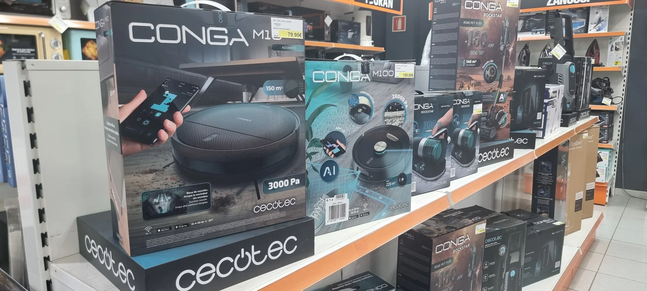 Cajas de productos Conga y aspiración Cecotec en Centrogar