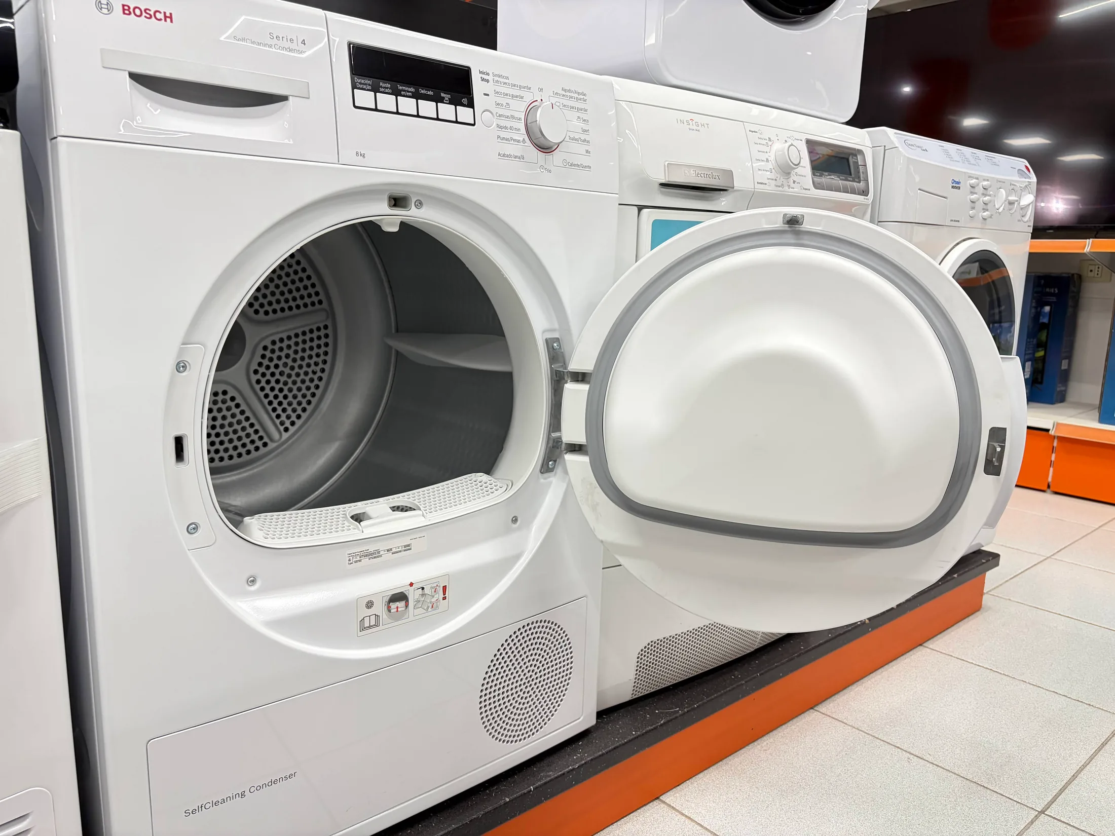 Secadora Bosch abierta con el tambor visible